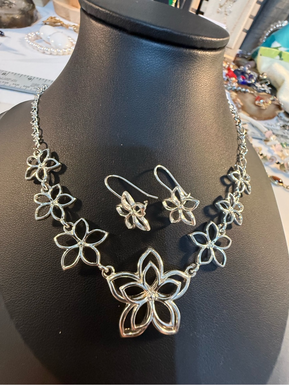 Vintage Floral Link Necklace and Earrings Set Guc